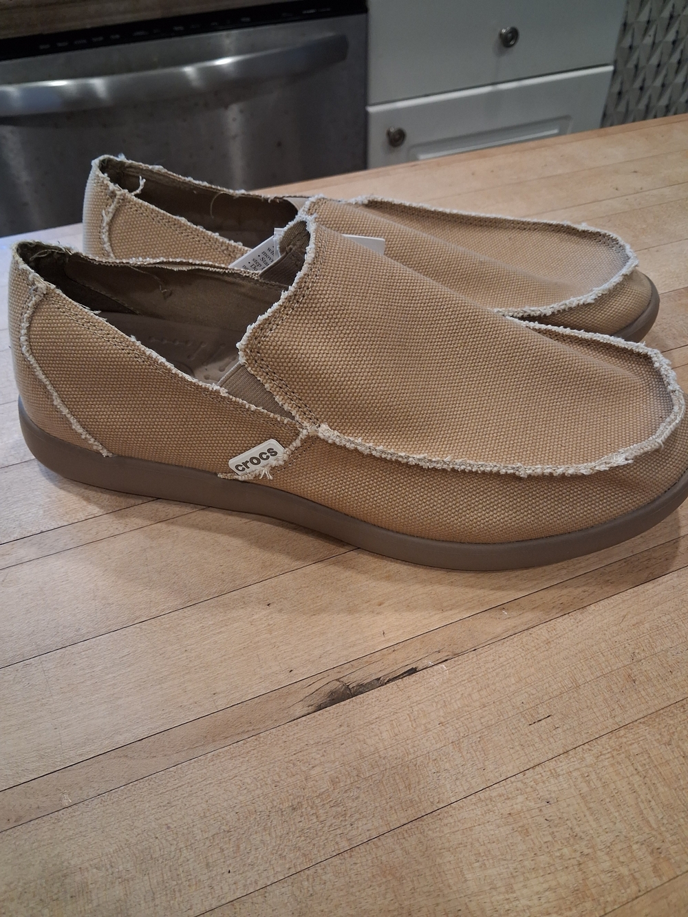 CROCS Santa Cruz Men's Tan Canvas Slip-On Loafers, NWT, 11